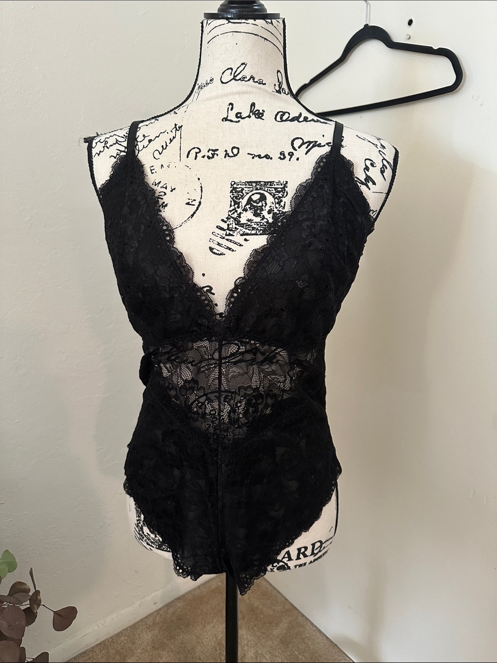 NWT Adlove Black Lace V Neck Bodysuit w/ Adjustable Straps  XL